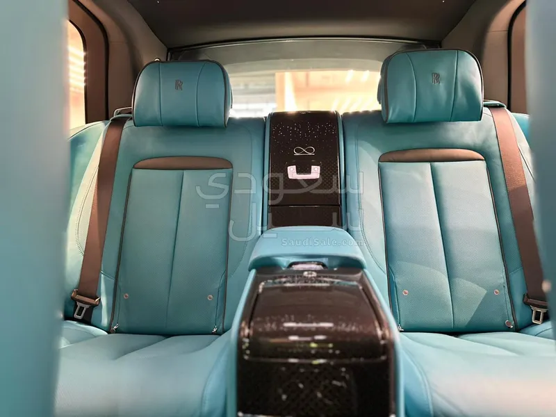 2023 رولز رويس كولينان بلاك بادج