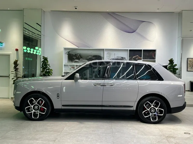 2023 رولز رويس كولينان بلاك بادج