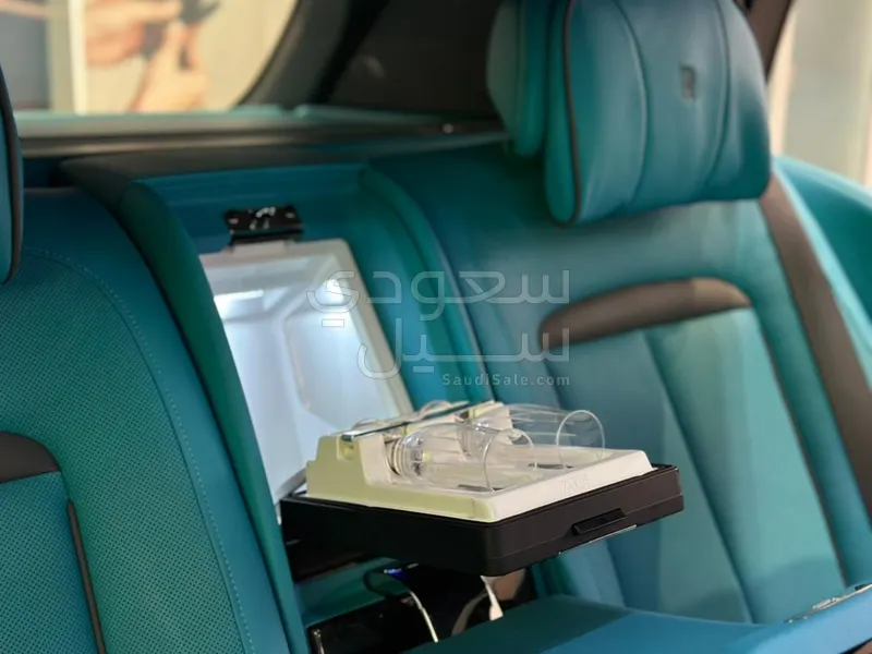 2023 رولز رويس كولينان بلاك بادج