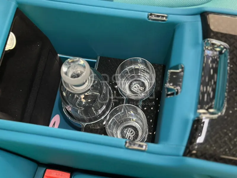 2023 رولز رويس كولينان بلاك بادج