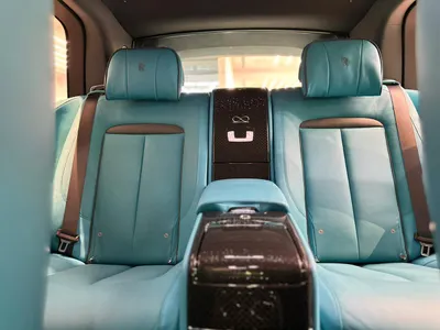 2023 رولز رويس كولينان بلاك بادج