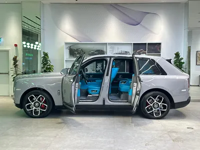 2023 رولز رويس كولينان بلاك بادج