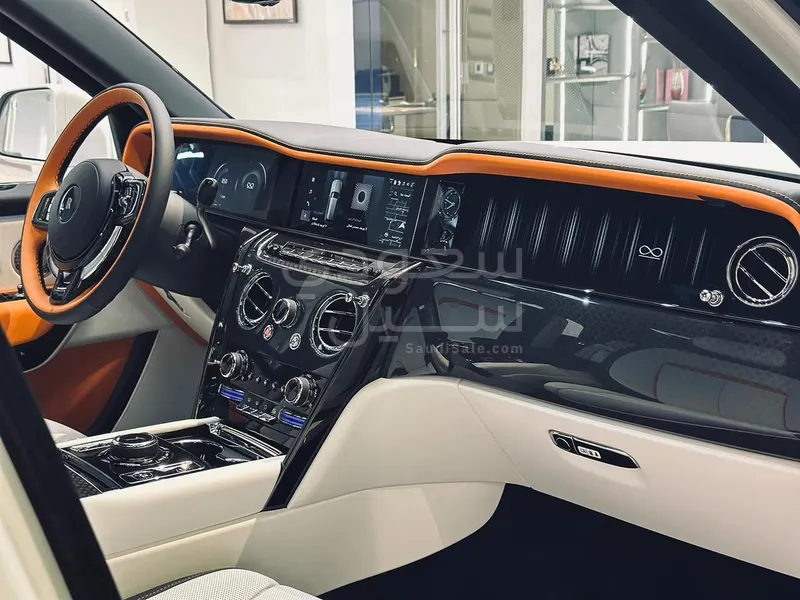 2026 رولز رويس كولينان بلاك بادج