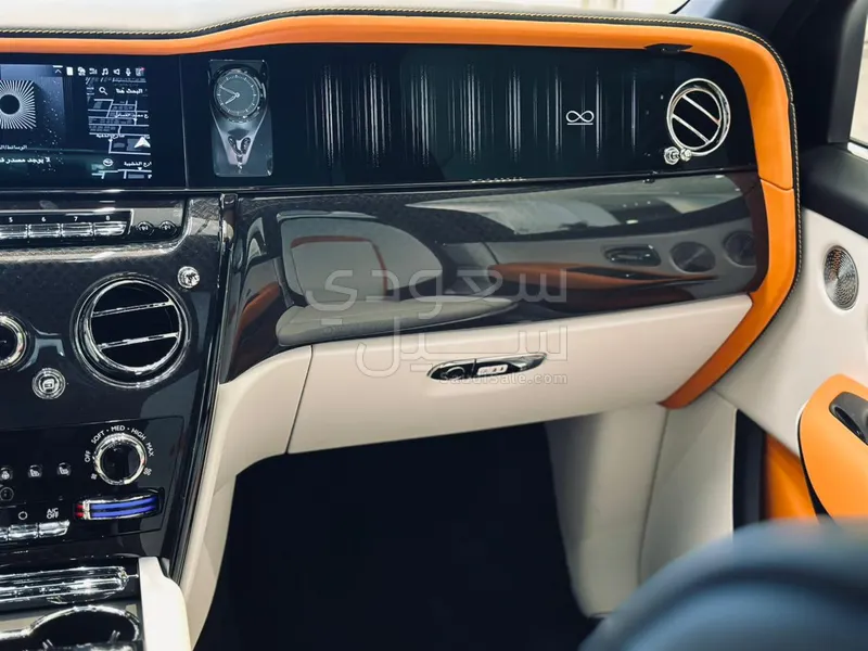 2026 رولز رويس كولينان بلاك بادج