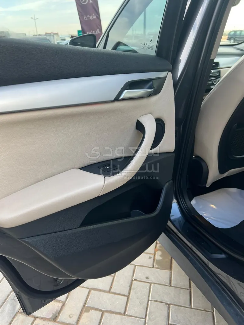 2022 بي ام دبليو الفئة اكس 1