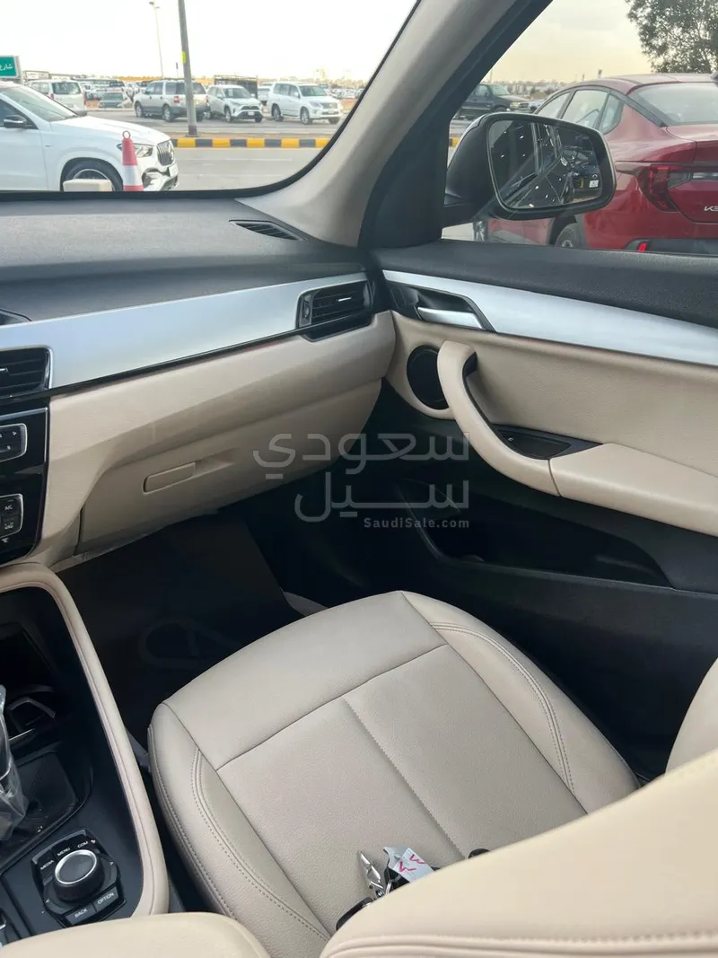 2022 بي ام دبليو الفئة اكس 1