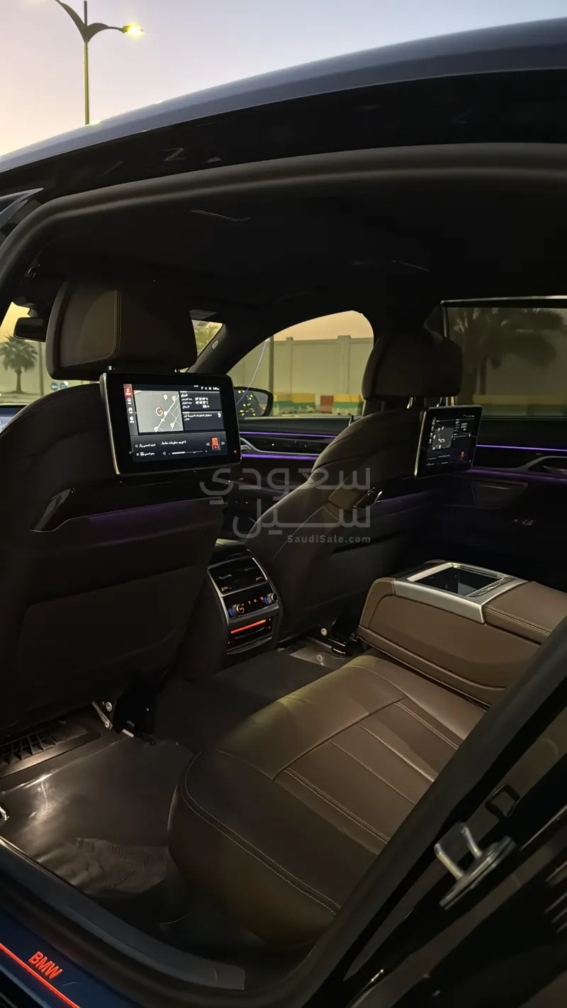 2022 بي ام دبليو الفئة السابعة 730 إل أي