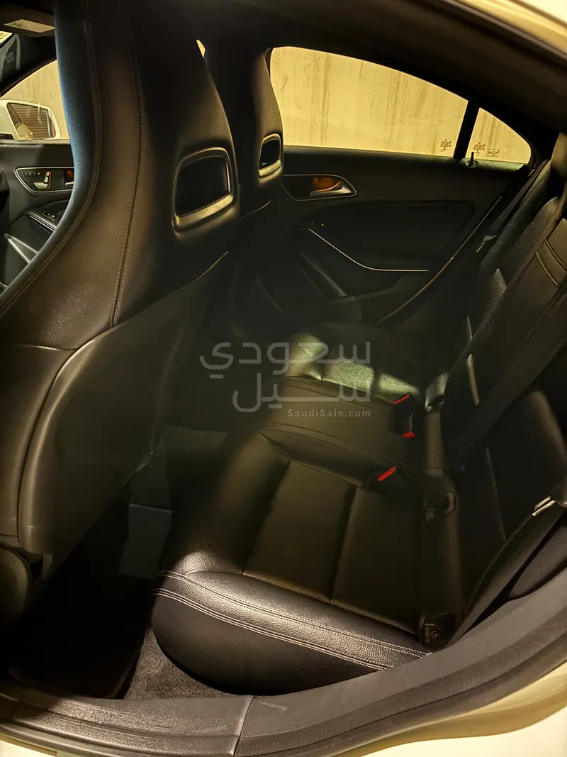 2017 مرسيدس - بنز سي إل أي