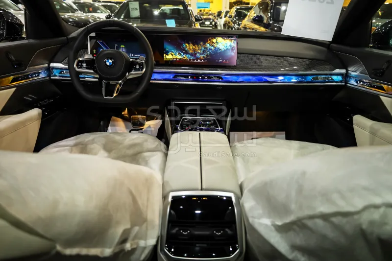 2026 بي ام دبليو الفئة السابعة 735أي