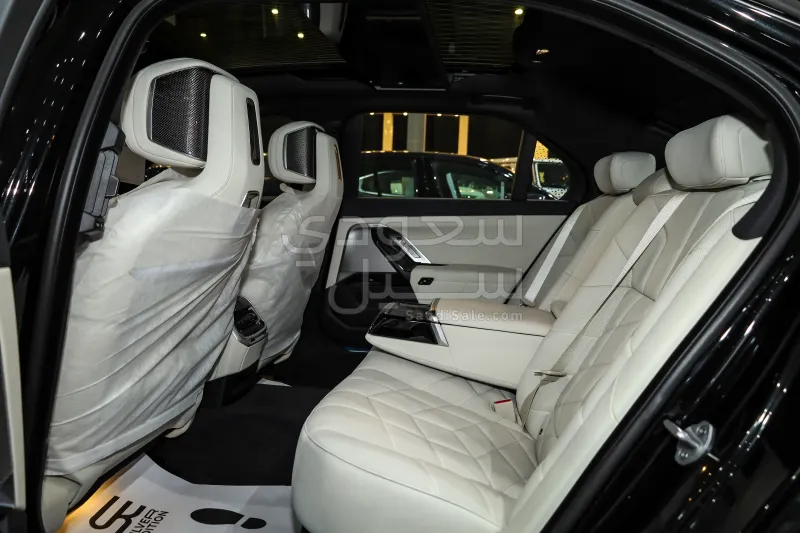 2026 بي ام دبليو الفئة السابعة 735أي