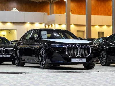 2026 بي ام دبليو الفئة السابعة 735أي