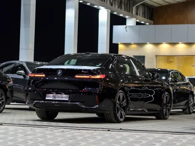 2026 بي ام دبليو الفئة السابعة 735أي