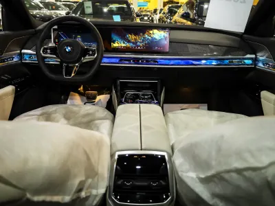 2026 بي ام دبليو الفئة السابعة 735أي