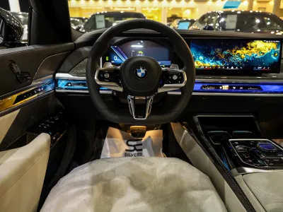 2026 بي ام دبليو الفئة السابعة 735أي