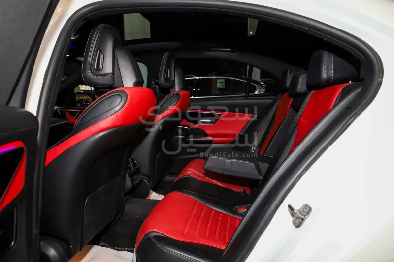 2024 مرسيدس - بنز سي 200