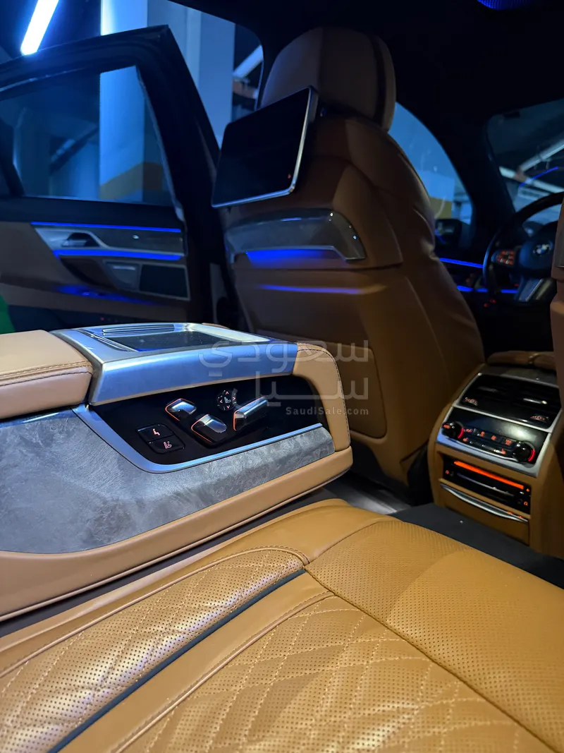 2021 بي ام دبليو الفئة السابعة 740 إل أي