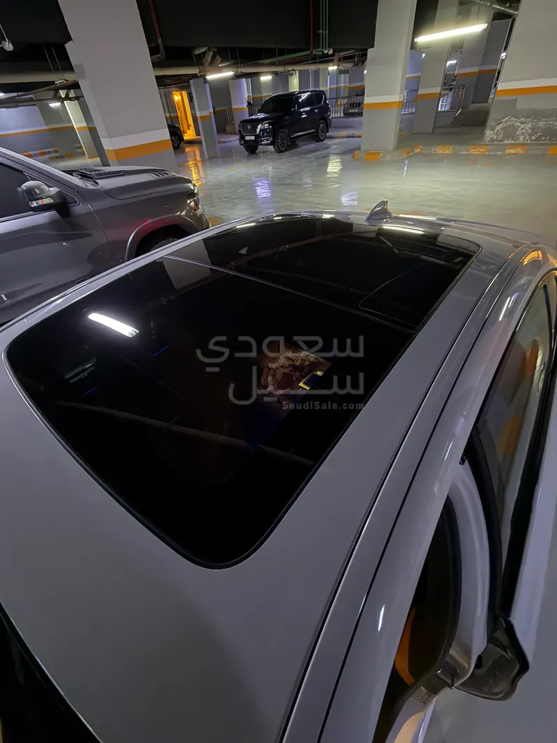 2021 بي ام دبليو الفئة السابعة 740 إل أي