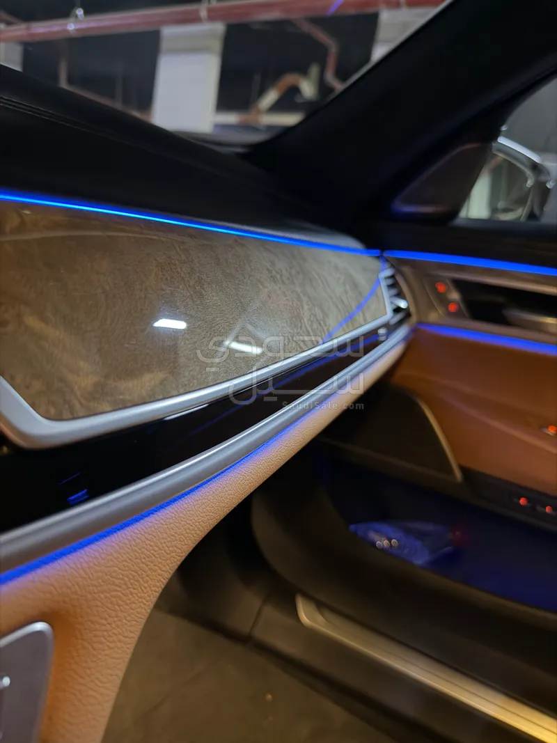 2021 بي ام دبليو الفئة السابعة 740 إل أي