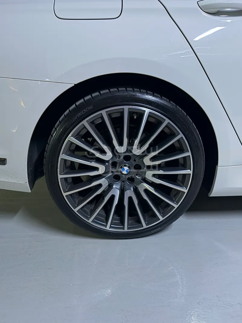 2021 بي ام دبليو الفئة السابعة 740 إل أي