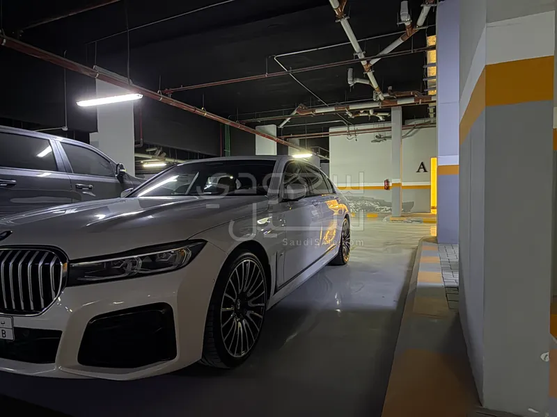 2021 بي ام دبليو الفئة السابعة 740 إل أي