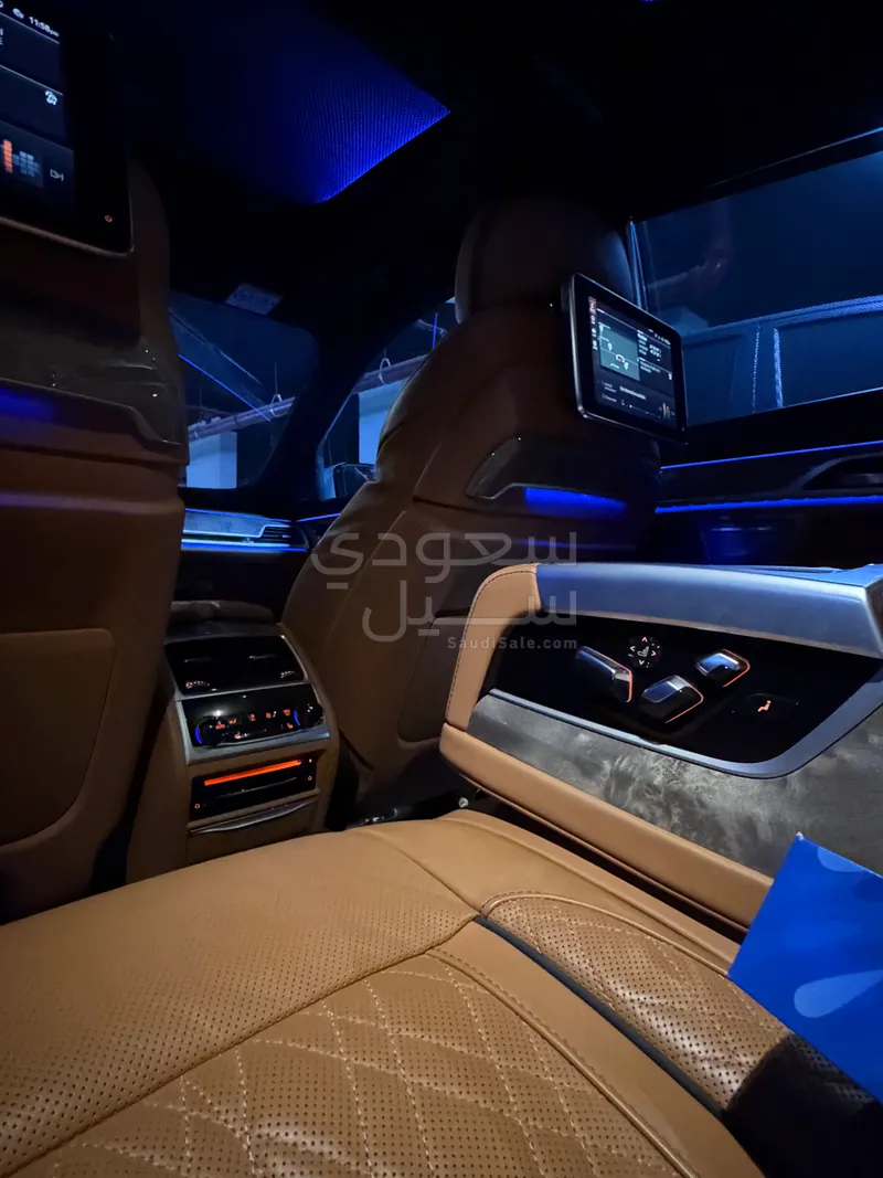 2021 بي ام دبليو الفئة السابعة 740 إل أي