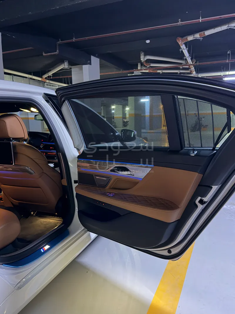 2021 بي ام دبليو الفئة السابعة 740 إل أي