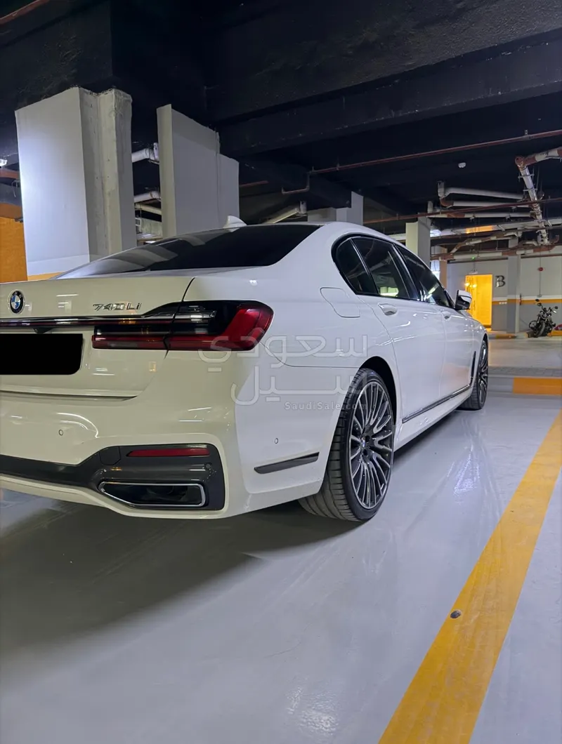 2021 بي ام دبليو الفئة السابعة 740 إل أي