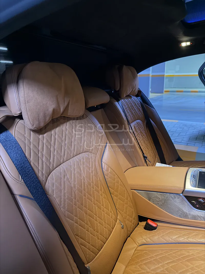 2021 بي ام دبليو الفئة السابعة 740 إل أي