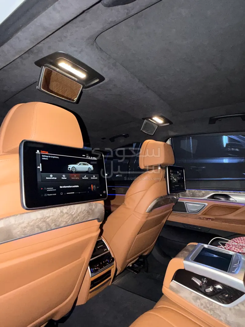 2021 بي ام دبليو الفئة السابعة 740 إل أي