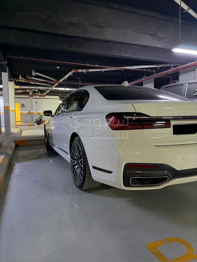 2021 بي ام دبليو الفئة السابعة 740 إل أي