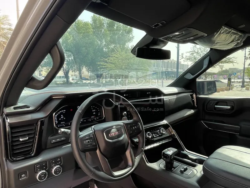 2025 جي ام سي سييرا اي تي 4