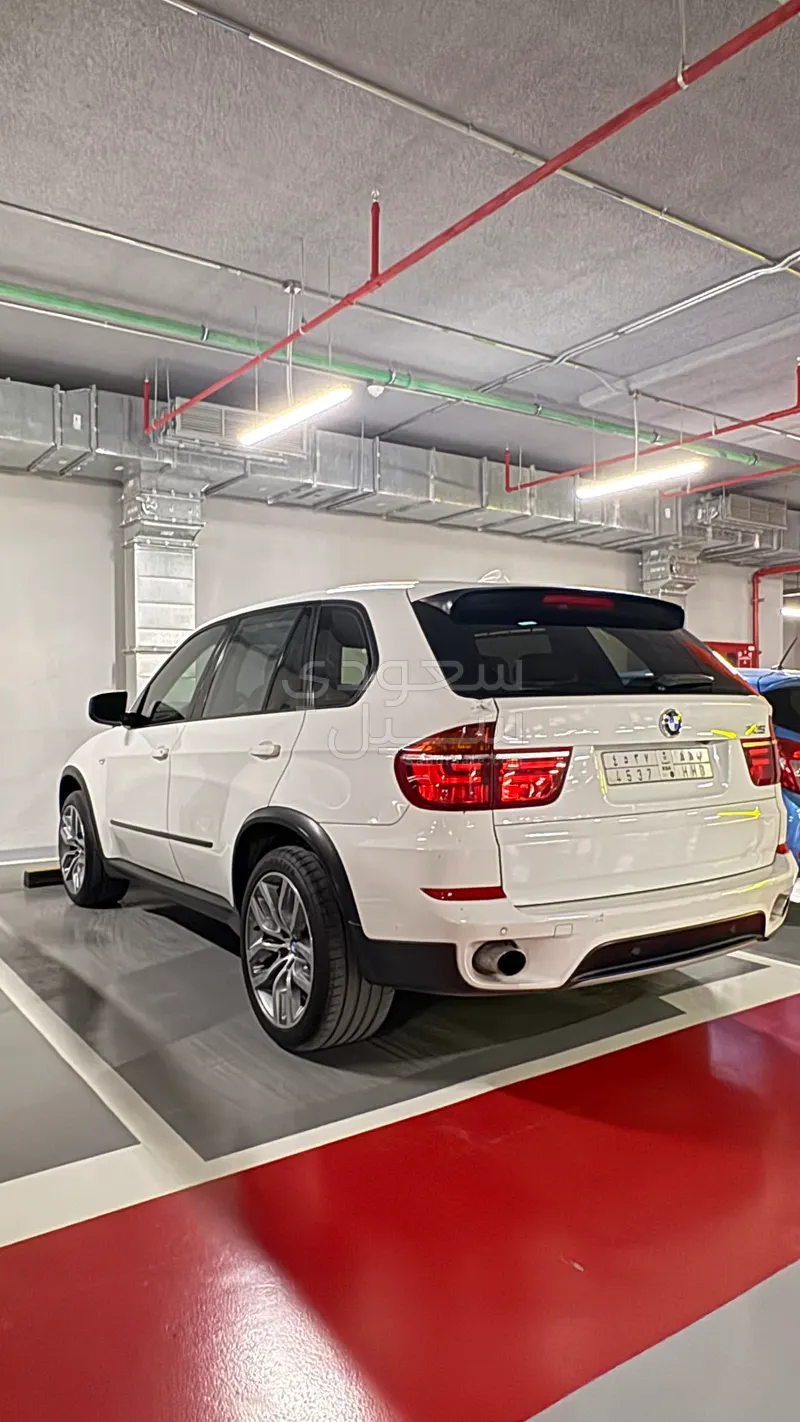 2013 بي ام دبليو الفئة اكس 5