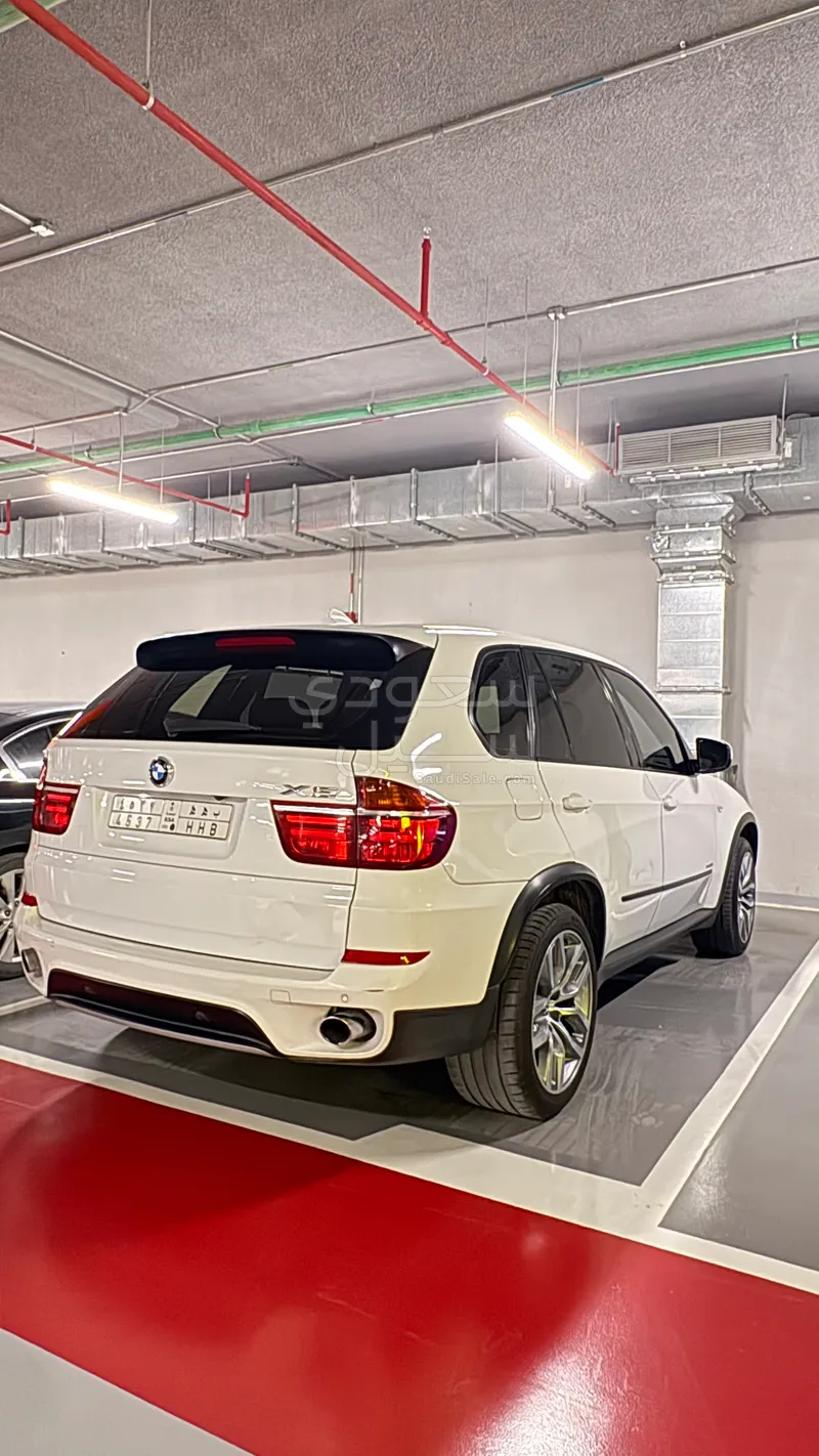 2013 بي ام دبليو الفئة اكس 5