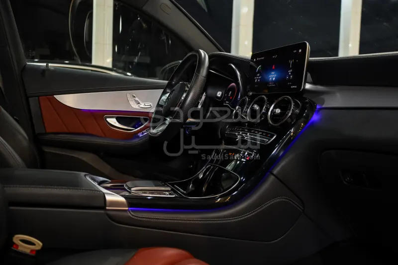 2021 مرسيدس - بنز جي إل سي 200