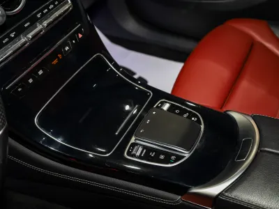 2021 مرسيدس - بنز جي إل سي 200