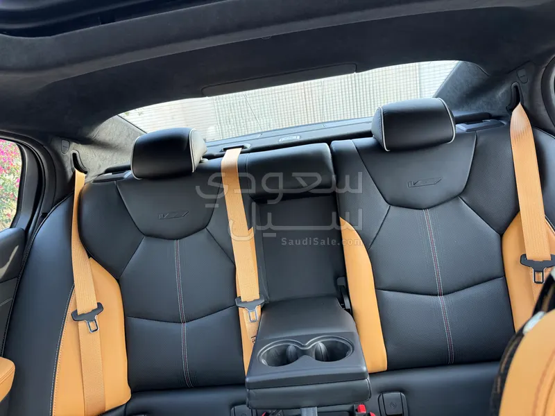 2022 كاديلاك سي تي 5 في بلاك وينج