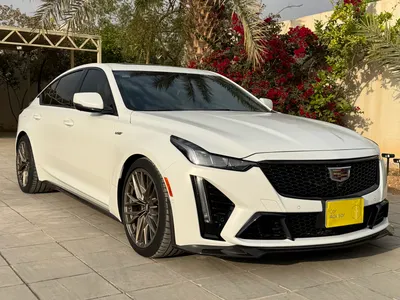 2022 كاديلاك سي تي 5 في بلاك وينج