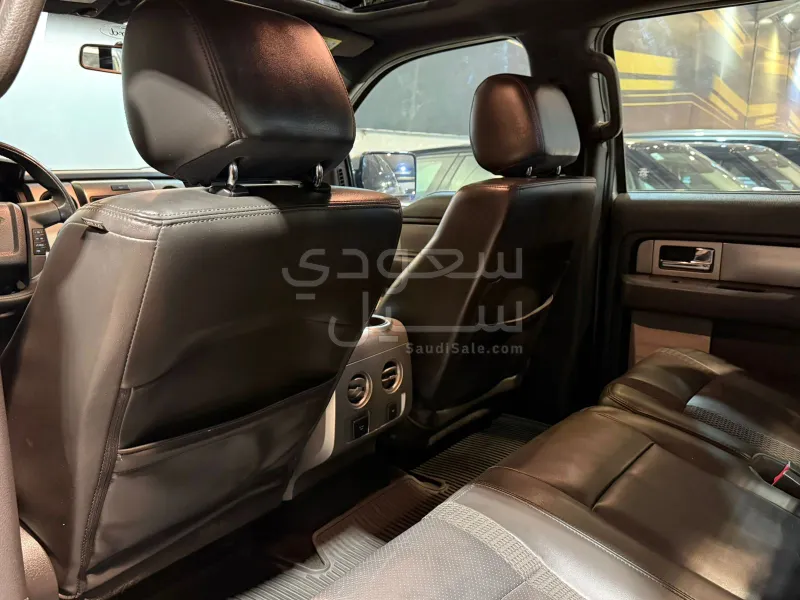 2014 فورد اف 150 اس في تي رابتر