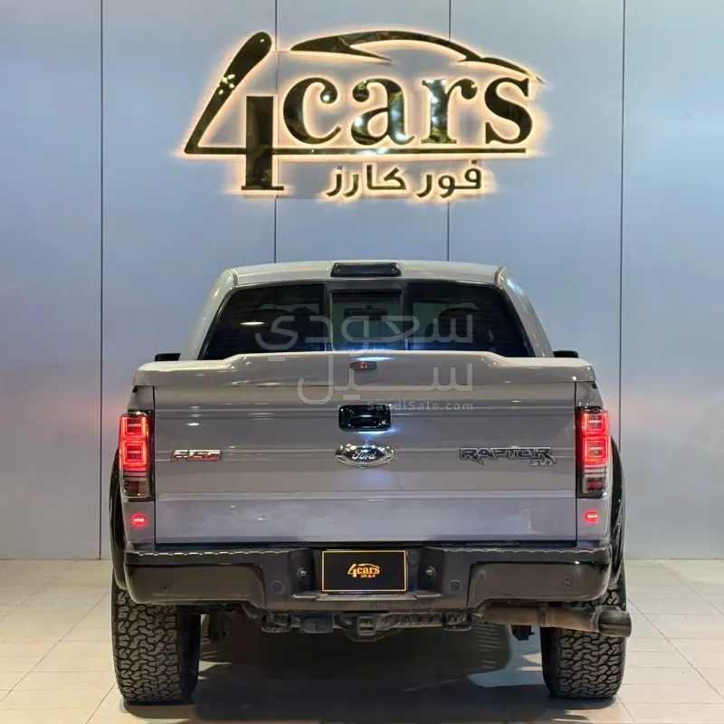 2014 فورد اف 150 اس في تي رابتر