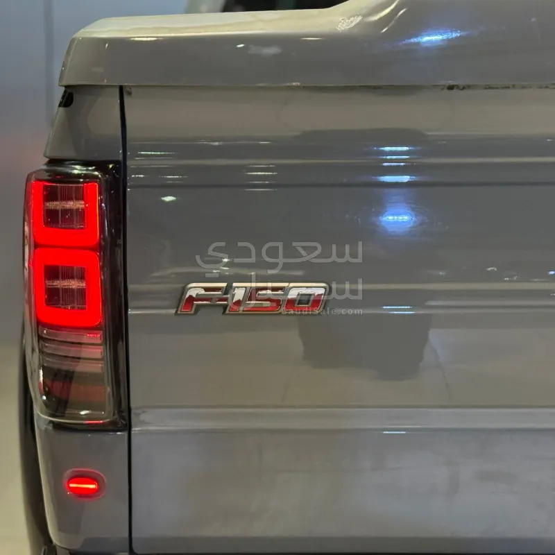 2014 فورد اف 150 اس في تي رابتر