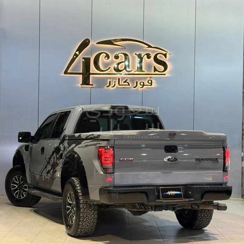 2014 فورد اف 150 اس في تي رابتر