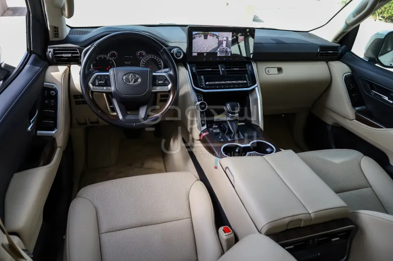 2024 تويوتا لاند كروزر جي اكس ار4