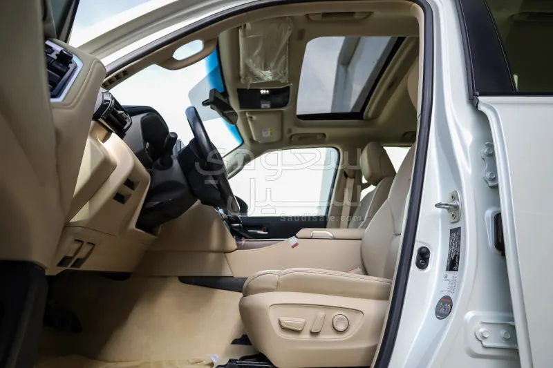 2024 تويوتا لاند كروزر جي اكس ار4