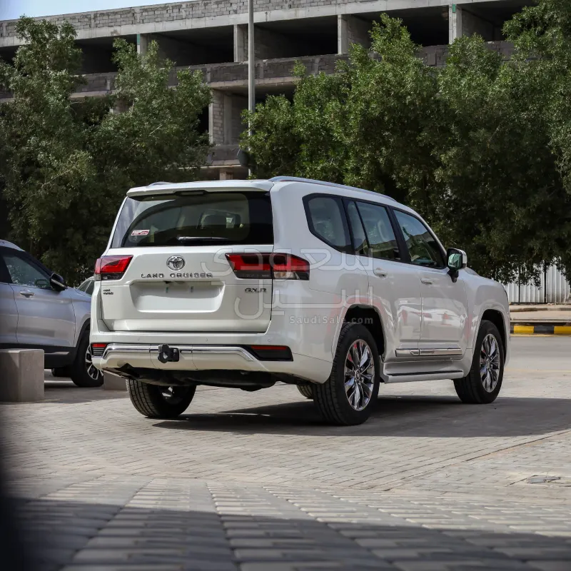 2024 تويوتا لاند كروزر جي اكس ار4