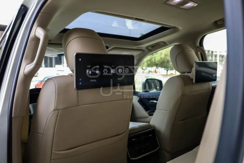 2024 تويوتا لاند كروزر جي اكس ار4