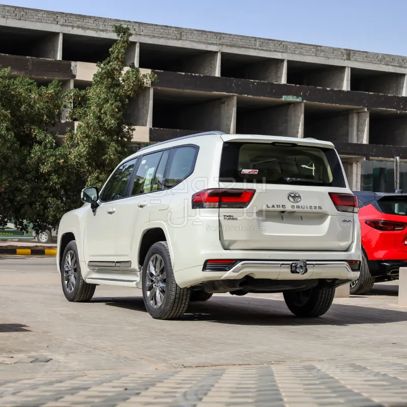 2024 تويوتا لاند كروزر جي اكس ار4