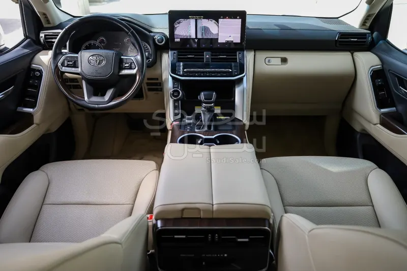 2024 تويوتا لاند كروزر جي اكس ار4