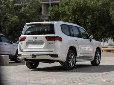 2024 تويوتا لاند كروزر جي اكس ار4