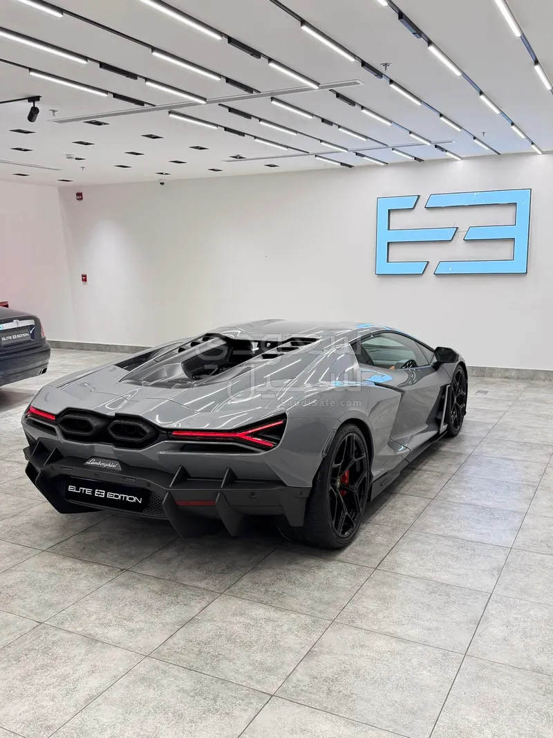 2024 لمبرجيني ريفويلتو