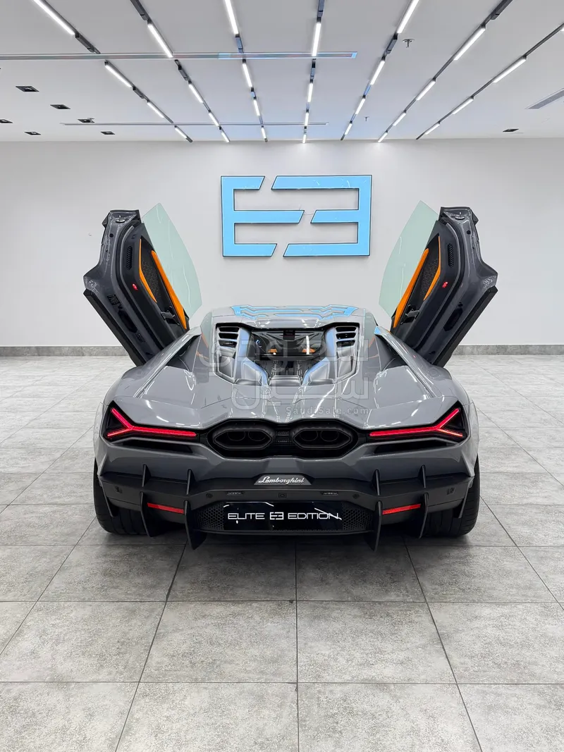 2024 لمبرجيني ريفويلتو